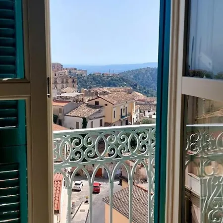 Palazzo Fico Lejlighed